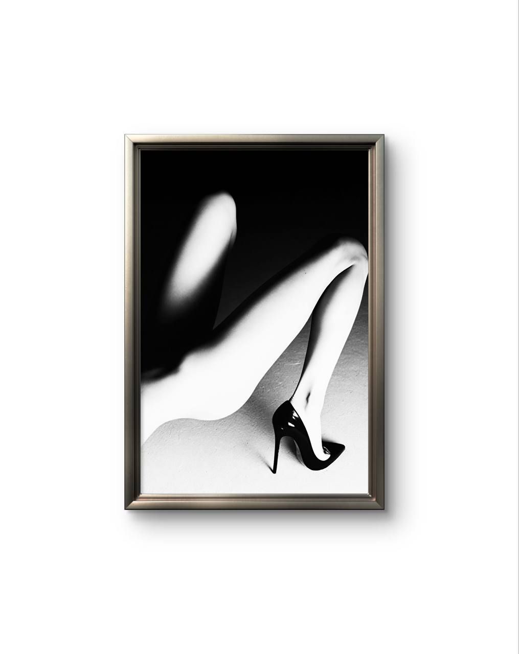 Bonaque - Elegance in Contrast — Photography fine art print by Bonaque