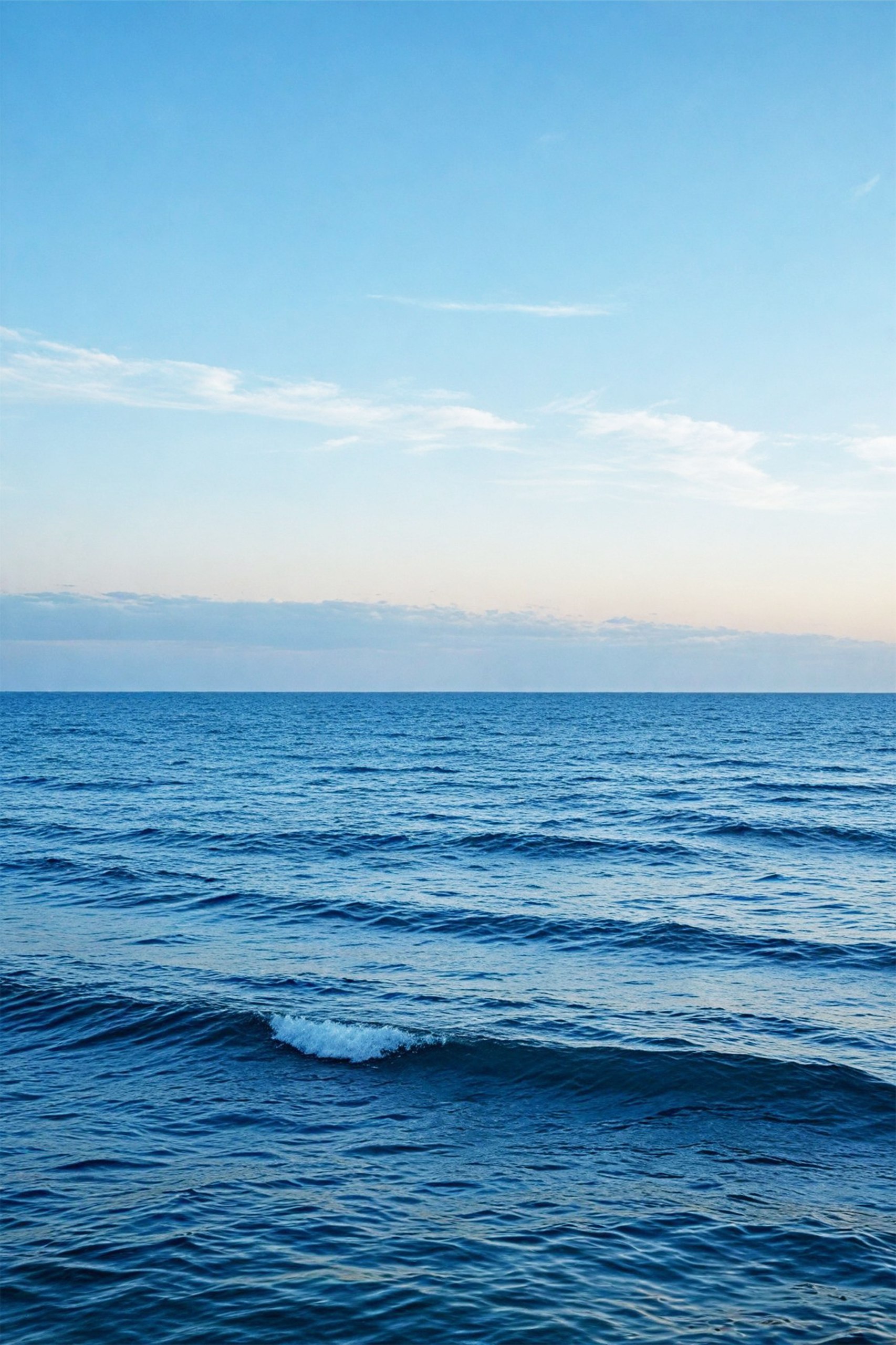 LumièreVue — Endless Horizon, a calm sea photograph suited to a meeting room